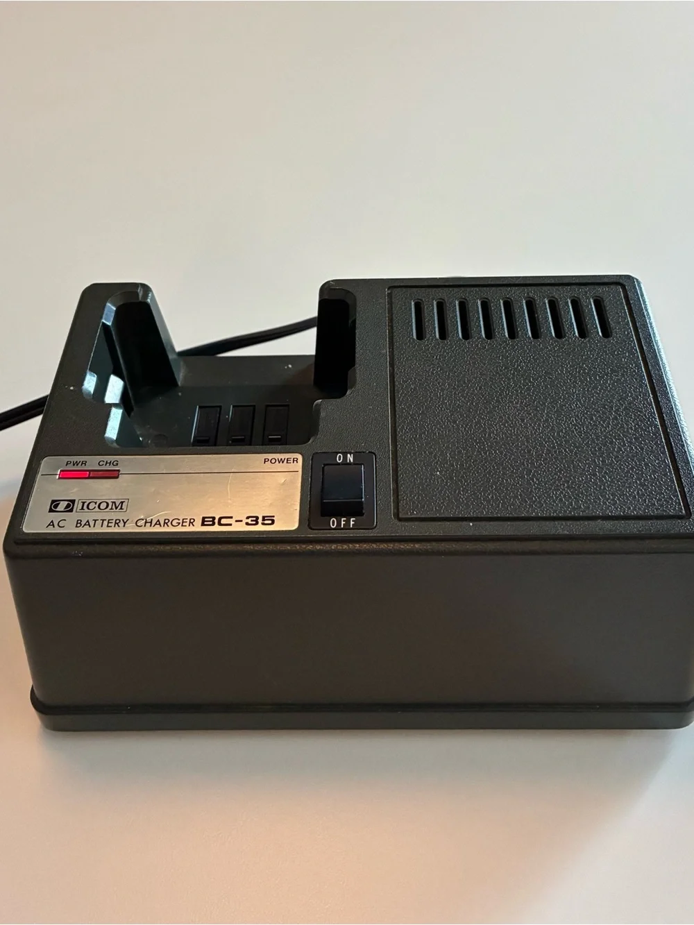 BC-35 AC Battery Charger - Black